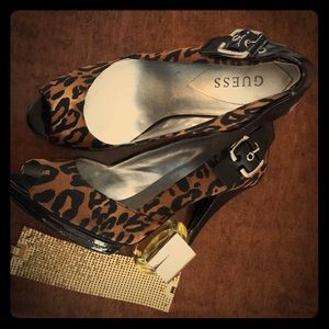 GUESS peep toe leopard print stilettos size 9.5 M